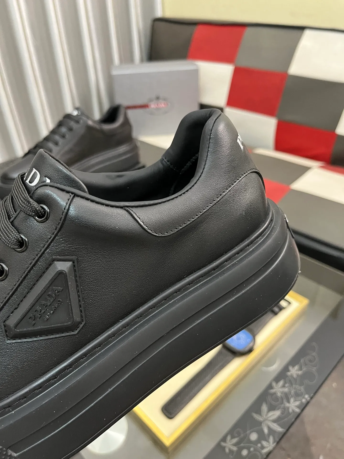Men's shoes 💰580⌚️⌚️【PRADA】Prada casual shoes, originally developed 1:1, made of high-mercerized cowhide with imported cowhide, silk sheepskin lining, rubber outsole, comfortable and soft on the foot, size: 38-444️⃣Colors available